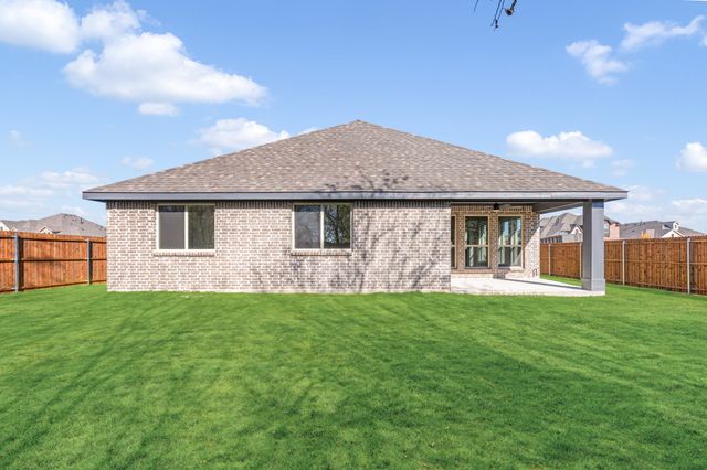 324 Chestnut Lane, Glenn Heights, TX 75154