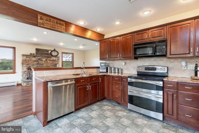 1904 BROAD ST, Perkasie, PA 18944
