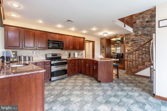 1904 BROAD ST, Perkasie, PA 18944