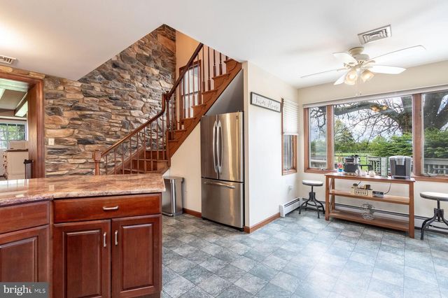 1904 BROAD ST, Perkasie, PA 18944