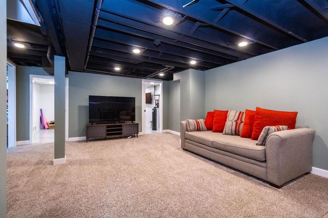 22008 Sunnydale Street, Saint Clair Shores, MI 48081