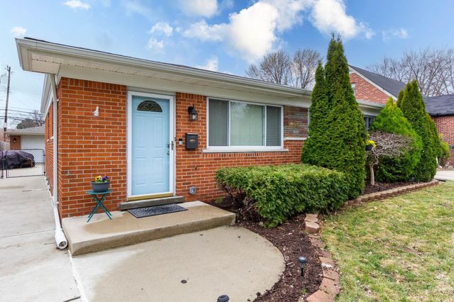 22008 Sunnydale Street, Saint Clair Shores, MI 48081