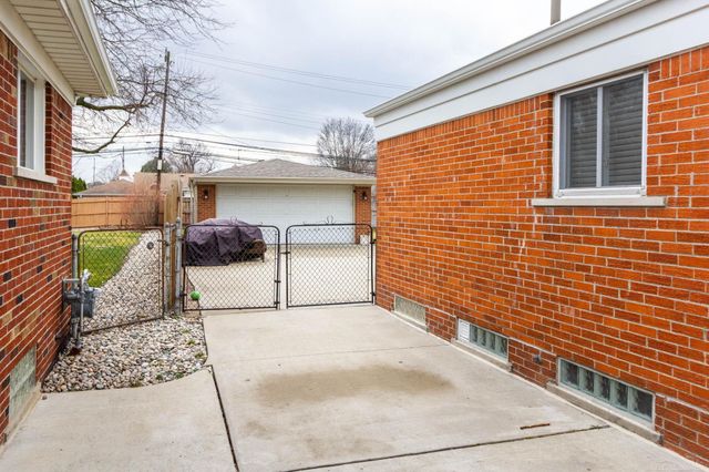 22008 Sunnydale Street, Saint Clair Shores, MI 48081