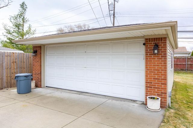 22008 Sunnydale Street, Saint Clair Shores, MI 48081