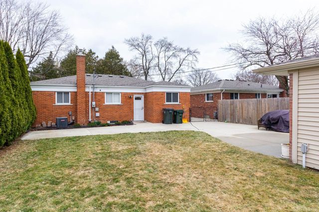 22008 Sunnydale Street, Saint Clair Shores, MI 48081