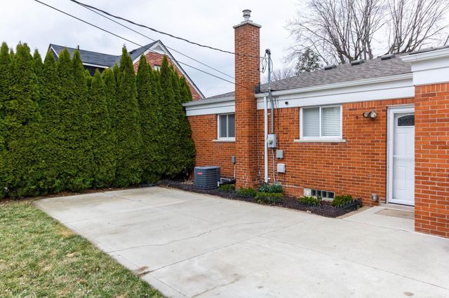 22008 Sunnydale Street, Saint Clair Shores, MI 48081