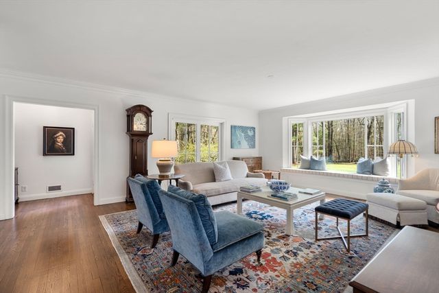 10 Main Street, Dover, MA 02030