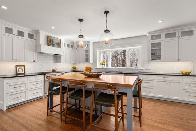 10 Main Street, Dover, MA 02030