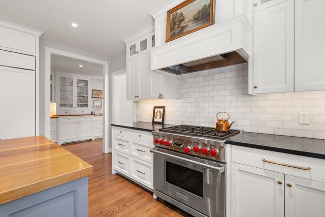 10 Main Street, Dover, MA 02030