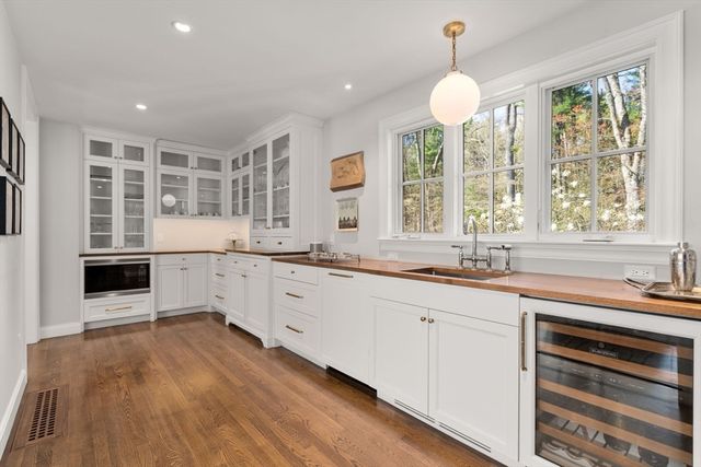 10 Main Street, Dover, MA 02030
