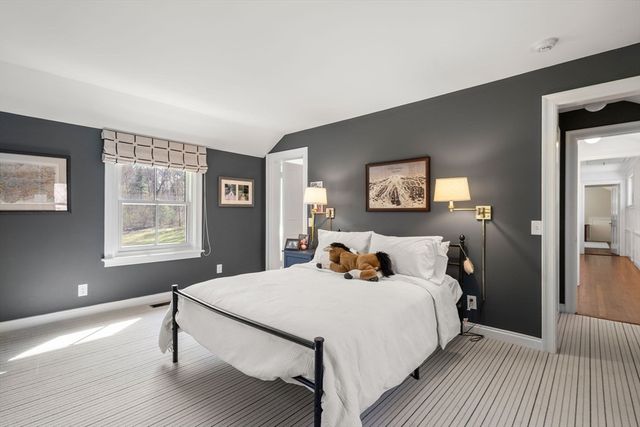 10 Main Street, Dover, MA 02030