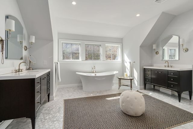 10 Main Street, Dover, MA 02030