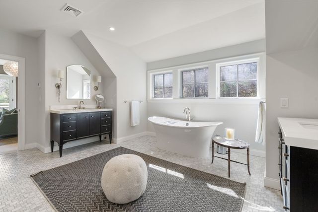 10 Main Street, Dover, MA 02030