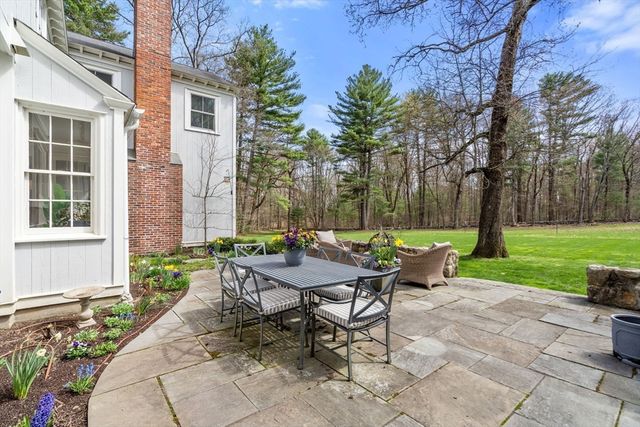 10 Main Street, Dover, MA 02030