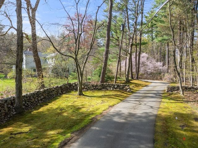 10 Main Street, Dover, MA 02030