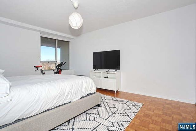 4 Horizon Road 1027, Fort Lee, NJ 07024