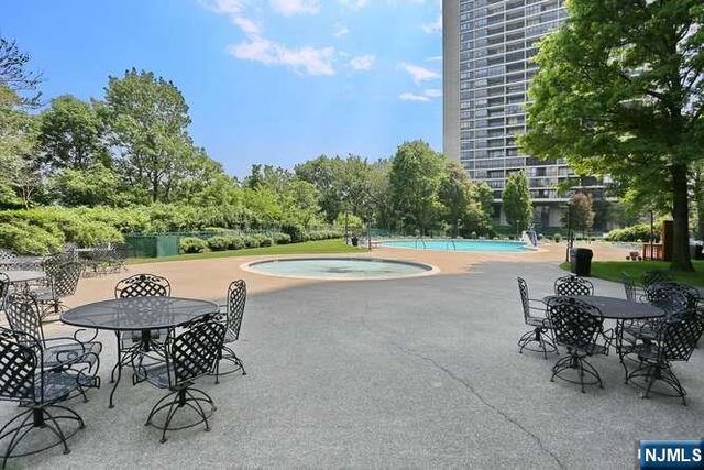 4 Horizon Road 1027, Fort Lee, NJ 07024