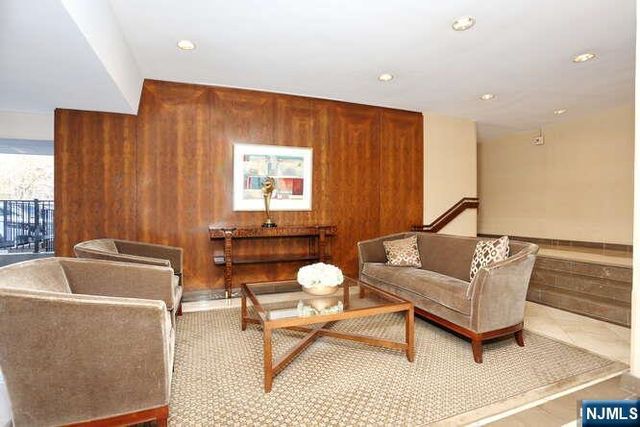 4 Horizon Road 1027, Fort Lee, NJ 07024