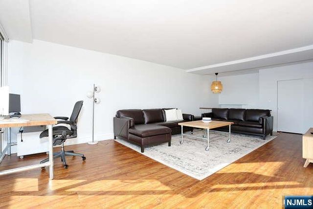 4 Horizon Road 1027, Fort Lee, NJ 07024