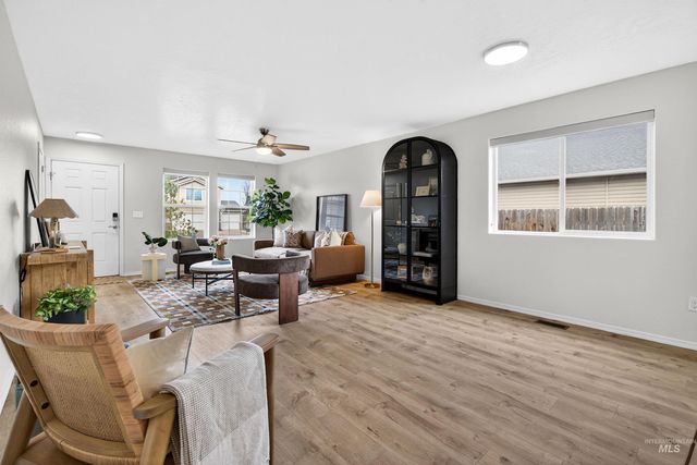 7837 E Bratton Dr, Nampa, ID 83687