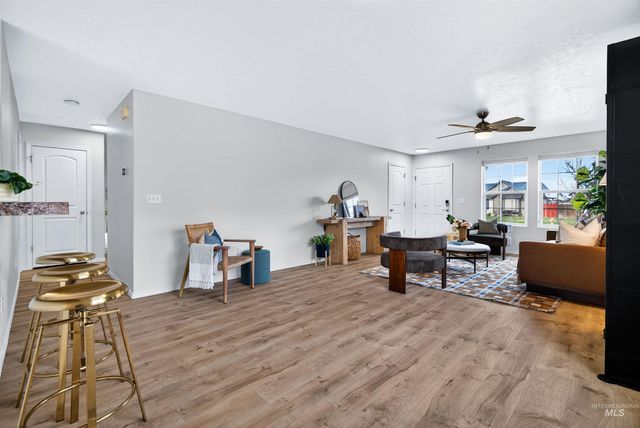 7837 E Bratton Dr, Nampa, ID 83687