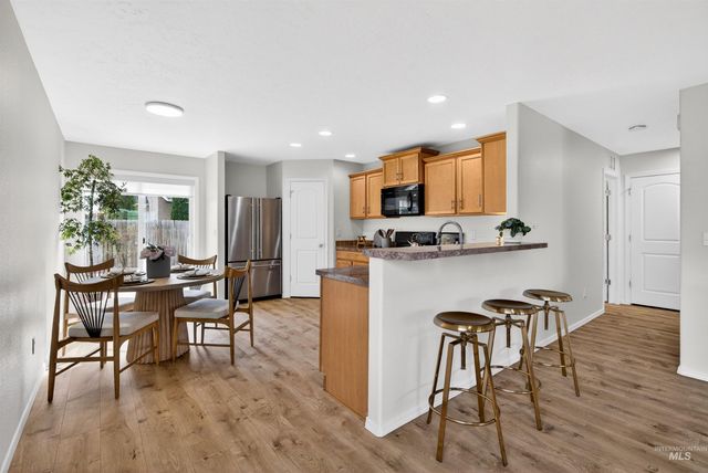 7837 E Bratton Dr, Nampa, ID 83687