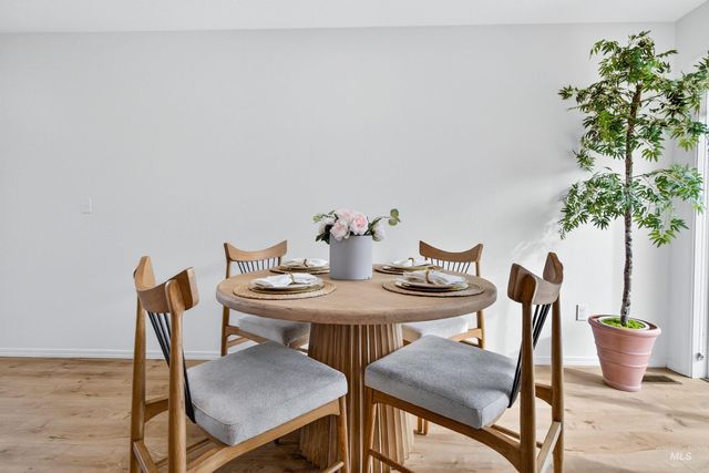 7837 E Bratton Dr, Nampa, ID 83687