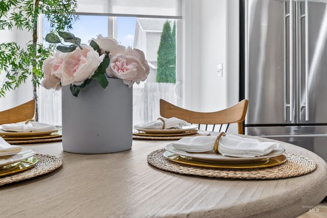 7837 E Bratton Dr, Nampa, ID 83687