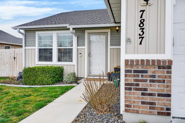 7837 E Bratton Dr, Nampa, ID 83687
