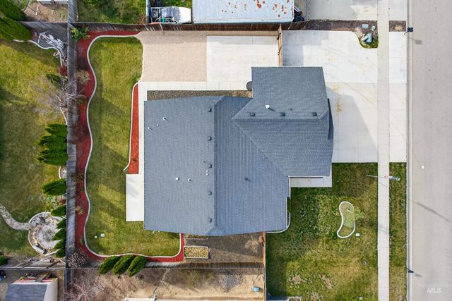 7837 E Bratton Dr, Nampa, ID 83687