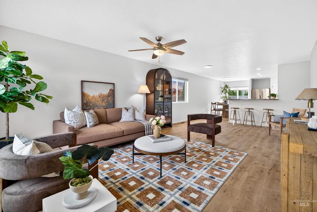 7837 E Bratton Dr, Nampa, ID 83687