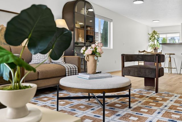 7837 E Bratton Dr, Nampa, ID 83687