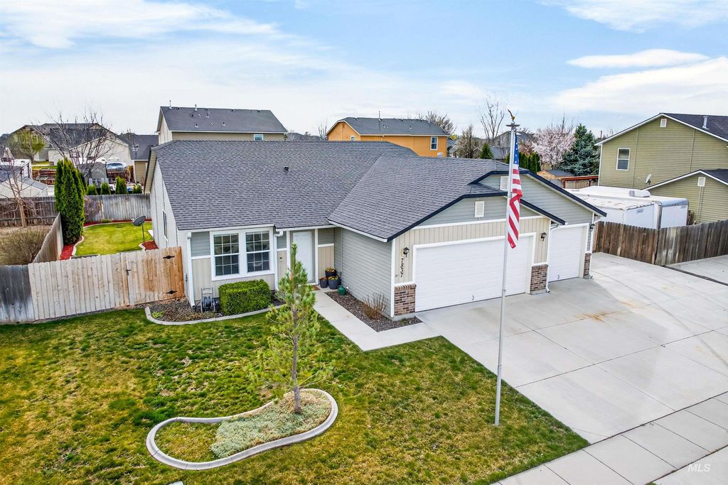 7837 E Bratton Dr, Nampa, ID 83687