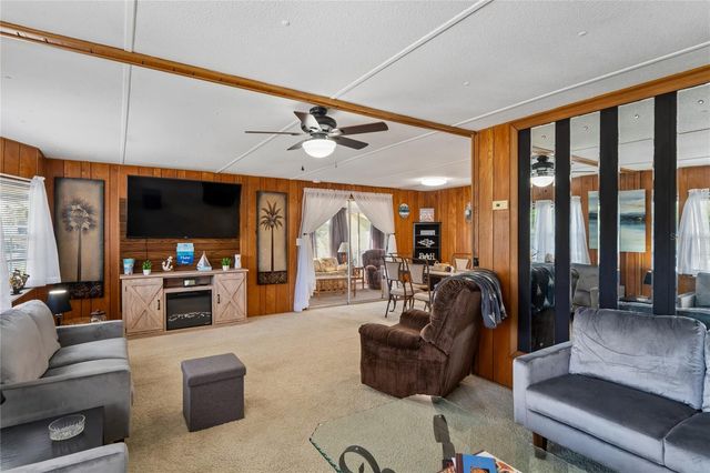 8021 WESTERN CIRCLE DRIVE, Brooksville, FL 34613