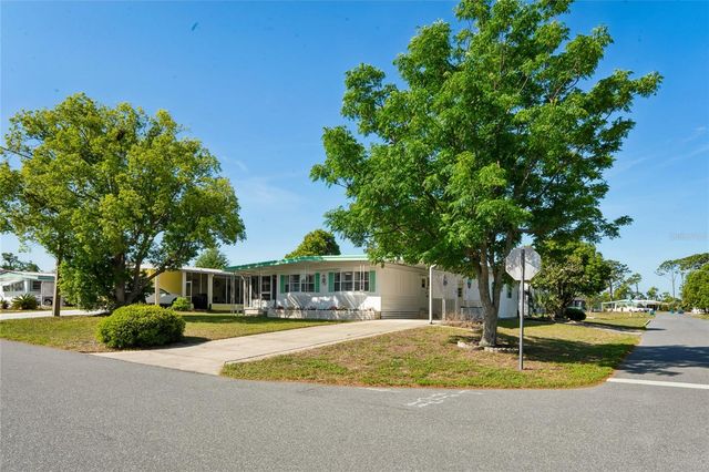8021 WESTERN CIRCLE DRIVE, Brooksville, FL 34613