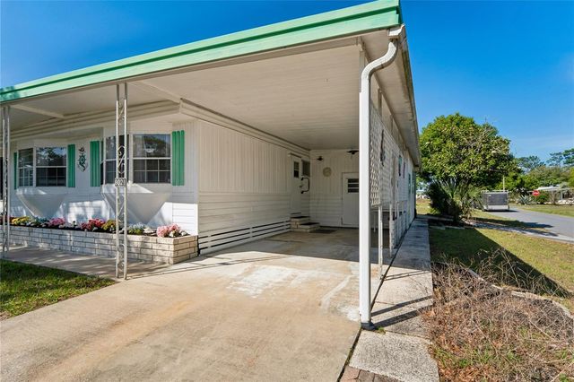 8021 WESTERN CIRCLE DRIVE, Brooksville, FL 34613