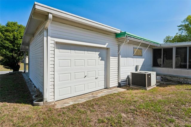 8021 WESTERN CIRCLE DRIVE, Brooksville, FL 34613