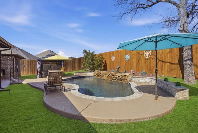 1401 Joshua Way, Granbury, TX 76048