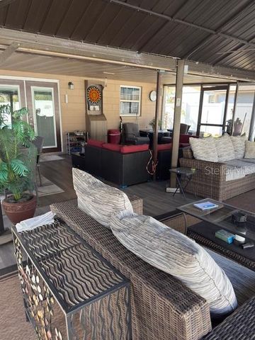 602 HICKORY LAKE DRIVE, Brandon, FL 33511