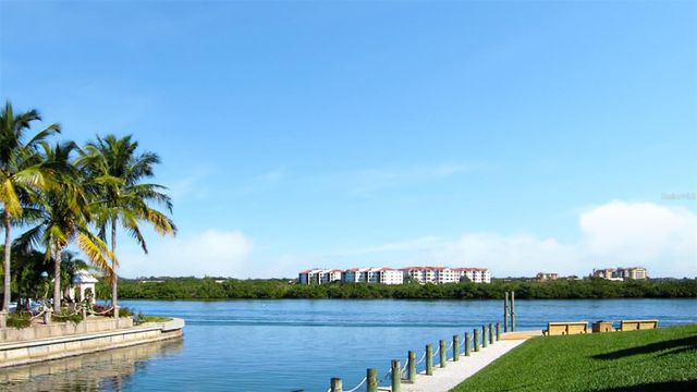 1351 SIESTA BAYSIDE DRIVE 1351-D, Sarasota, FL 34242