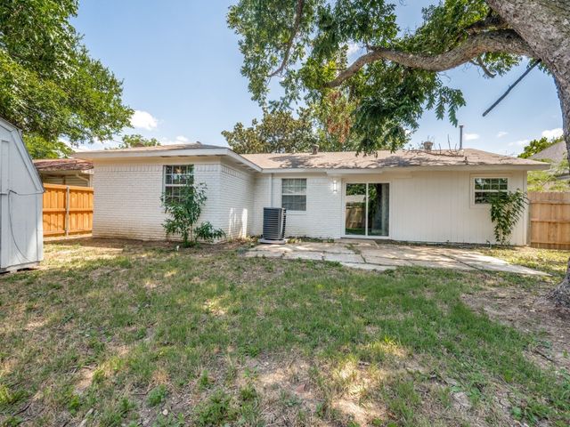 2915 Hollandale Lane, Farmers Branch, TX 75234