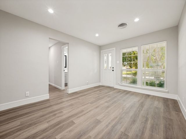 2915 Hollandale Lane, Farmers Branch, TX 75234