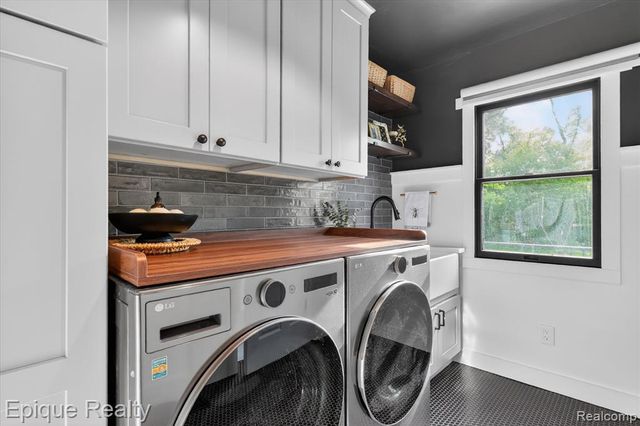 3710 Frains Lake Road, Ann Arbor, MI 48105