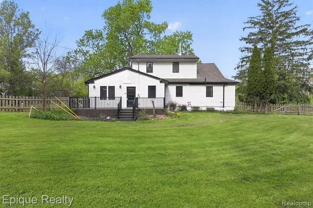 3710 Frains Lake Road, Ann Arbor, MI 48105