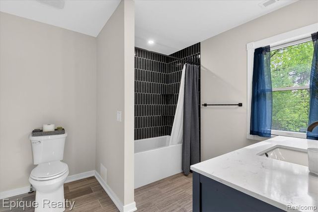 3710 Frains Lake Road, Ann Arbor, MI 48105