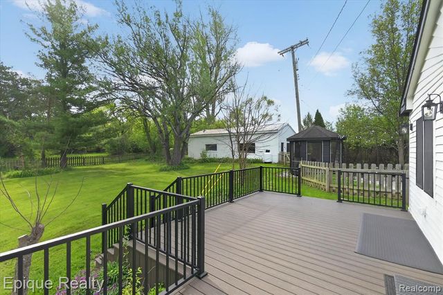 3710 Frains Lake Road, Ann Arbor, MI 48105