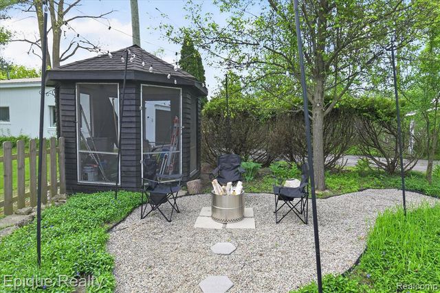 3710 Frains Lake Road, Ann Arbor, MI 48105
