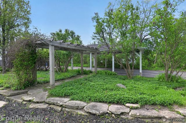 3710 Frains Lake Road, Ann Arbor, MI 48105
