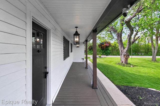 3710 Frains Lake Road, Ann Arbor, MI 48105