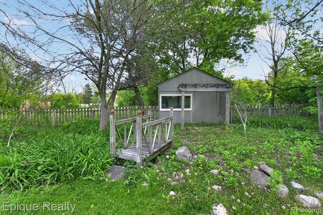 3710 Frains Lake Road, Ann Arbor, MI 48105